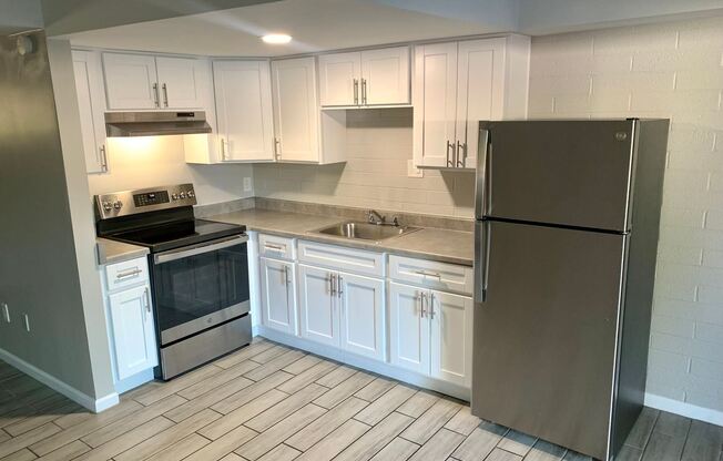 5024 E. Thomas Rd.