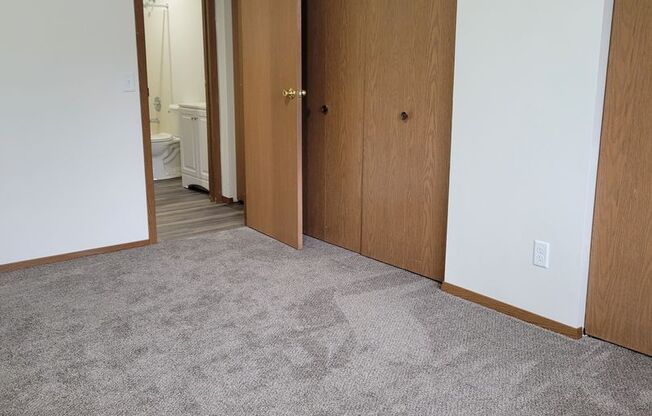 2 beds, 2 baths, 1,176 sqft, $1,300, Unit 128