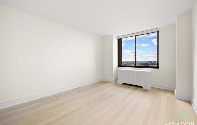 1 bed, 1 bath, $6,300, Unit 33A