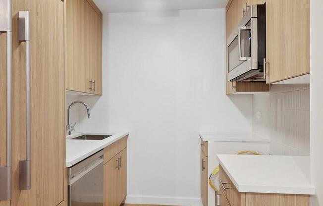 1 bed, 1 bath, $5,925, Unit 3E