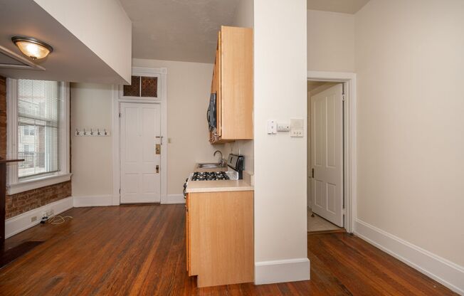 1 bed, 1 bath, $1,095, Unit 213 4B