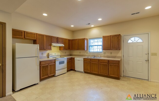 4 beds, 2.5 baths, 1,849 sqft, $1,700, Unit 807