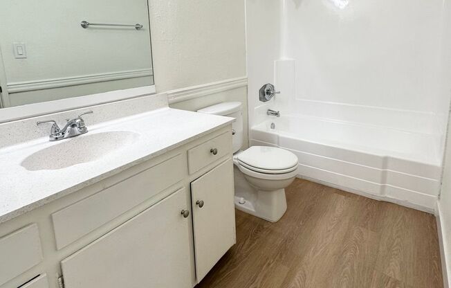 1 bed, 1 bath, 700 sqft, $1,875, Unit 33