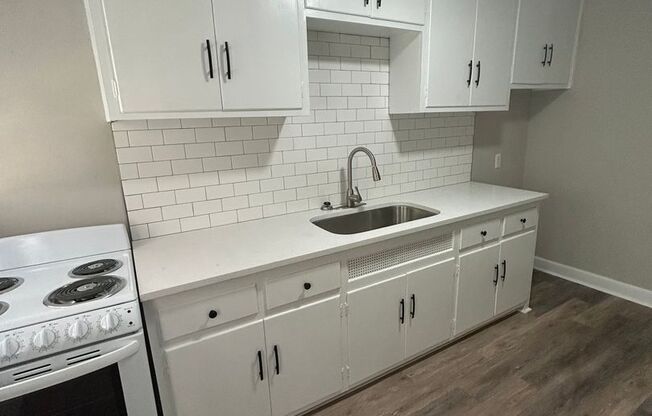 1 bed, 1 bath, 700 sqft, $885, Unit 1109-1