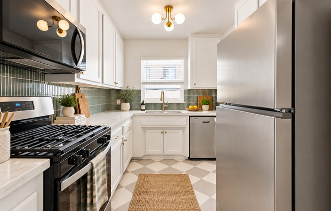 Newly Remodeled 1-Bedroom Upper Unit in Alamitos Beach