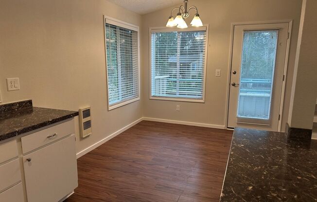 2 beds, 1 bath, $1,800, Unit 7167