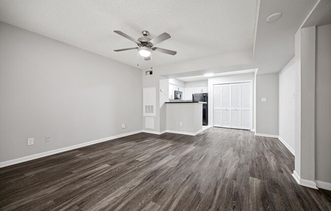 2 beds, 2 baths, 800 sqft, $1,595, Unit 4132