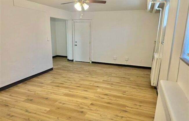 1 bed, 1 bath, 869 sqft, $750, Unit 6