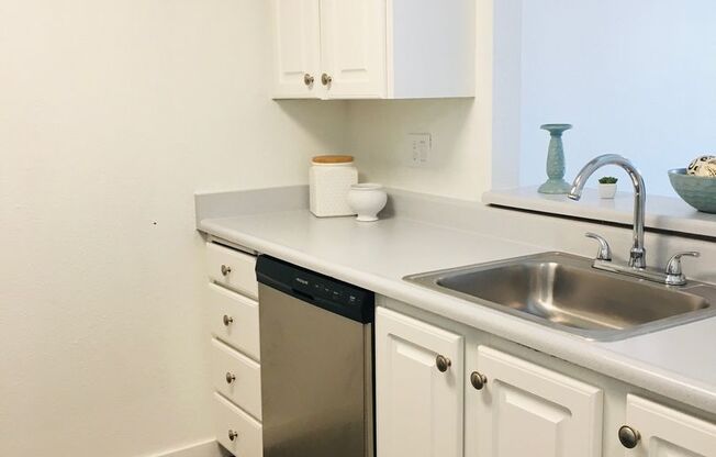 1 bed, 1 bath, 700 sqft, $1,750, Unit 207