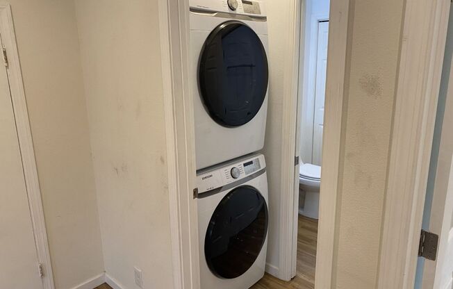 Cozy 1 Bedroom, 1 Bath Gem