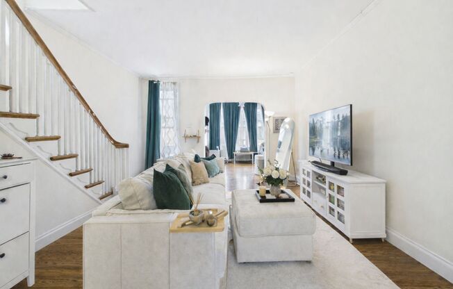 GORGEOUS 4 BEDROOM UNIVERSITY CITY/SPRUCE HILL TOWNHOUSE WITH GARAGE + EXTRA PARKING SPOT