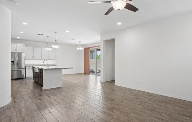 Beautiful newer-build home located in the highly desirable East Mesa area in Eastmark. - 55+ Community