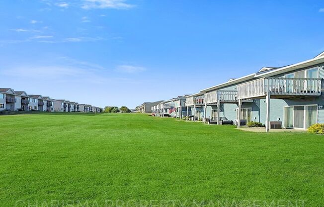 2 beds, 1 bath, 898 sqft, $1,025, Unit 7003 W. 56th Street #8