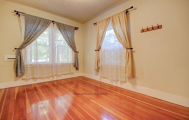 2 beds, 1.5 baths, $2,500