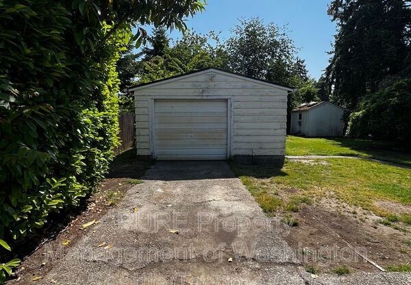 16834 35 AVE S