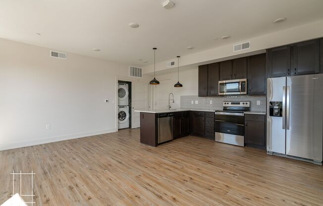 2 beds, 2 baths, $1,750, Unit 1050 N 4th St. Apt. 201