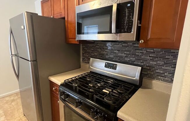 1 bed, 1 bath, 800 sqft, $1,525, Unit 391 11-A