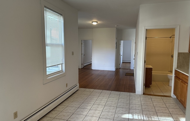 2 beds, 1 bath, 875 sqft, $2,500, Unit 2