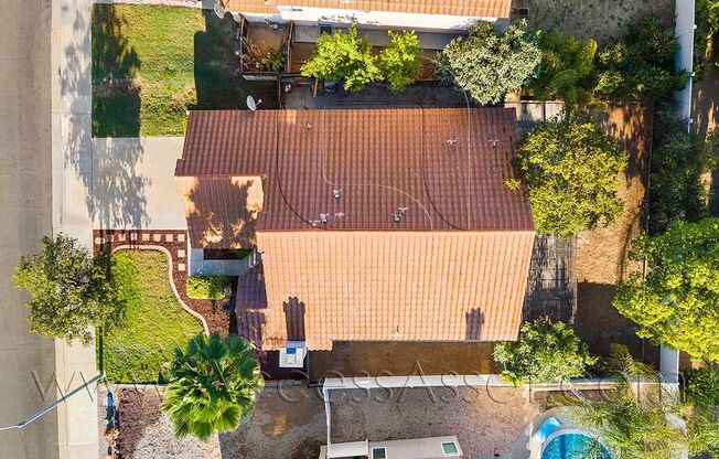 Beautifully Single Story 3 Bed/2 Bath Home with Spacious Living Room and Backyard Oasis in Murrieta!