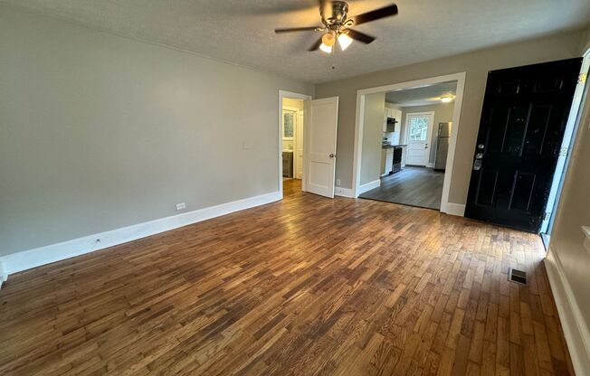 2 beds, 1 bath, $995