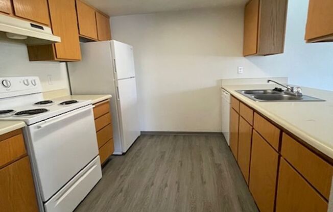 2 beds, 2 baths, 1,027 sqft, $1,450, Unit 60