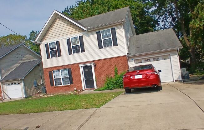 Three or four bedroom 2 1/2 bath in Antioch