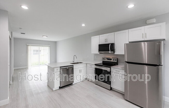 2113 COMO ST