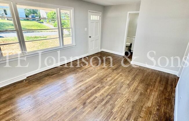 Charming 3-Bed Home Near Downtown Winston-Salem – Style, Space & Convenience!