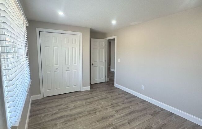 2 beds, 1 bath, 680 sqft, $2,350, Unit 25-32