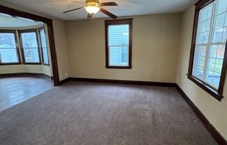 4 beds, 2 baths, $1,315