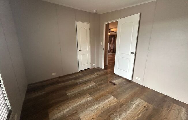 2 beds, 2 baths, $850, Unit B-15