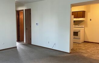 2 beds, 1 bath, 800 sqft, $850, Unit 9