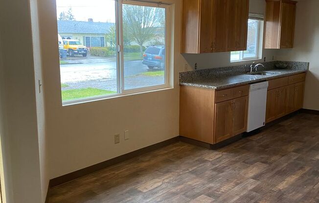 Modern 3 Bedroom Home near Auburn Elementary with Double Garage