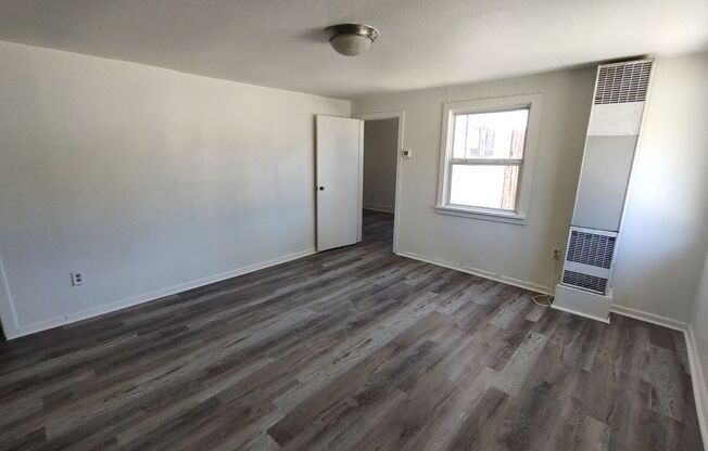 2 Bedroom 1 Bath Newly Remodeled House