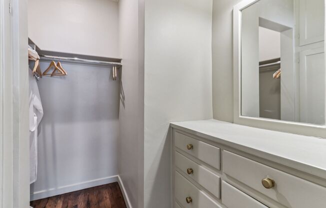 Studio, 1 bath, 300 sqft, $1,750, Unit 414H