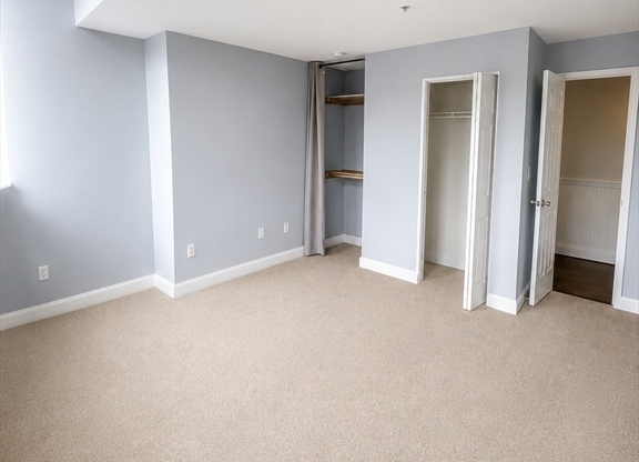 2 beds, 1 bath, 980 sqft, $2,300, Unit 3402
