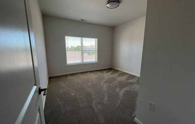 1 bed, 1 bath, 738 sqft, $1,125, Unit 434