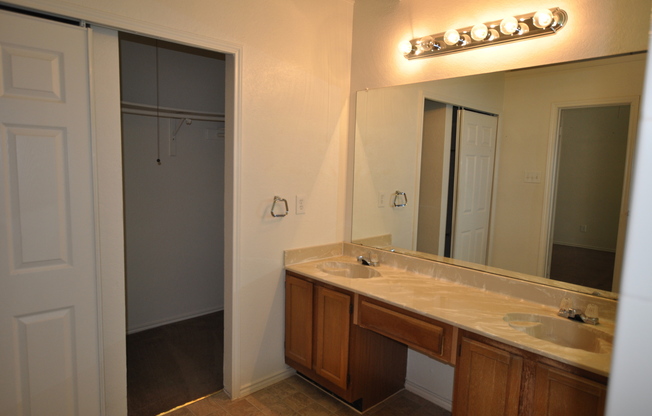 3 beds, 2 baths, $2,050