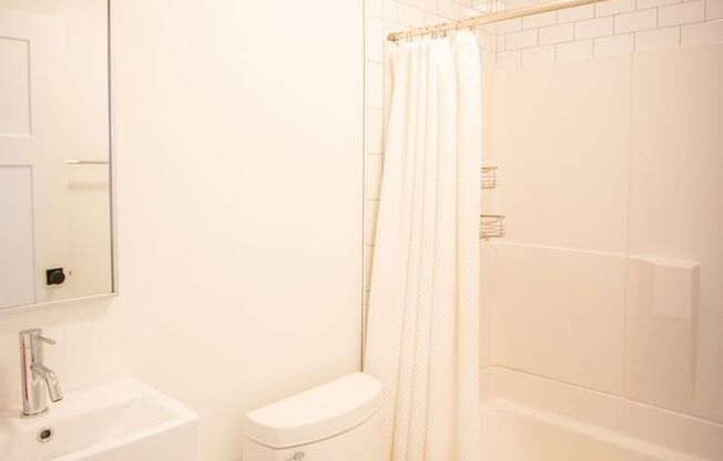 Studio, 1 bath, $1,295