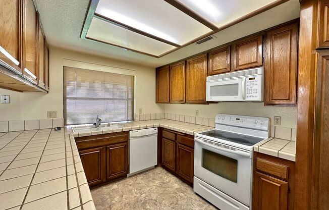 3 Bedroom Townhome In the Beautiful Smoke Tree Community