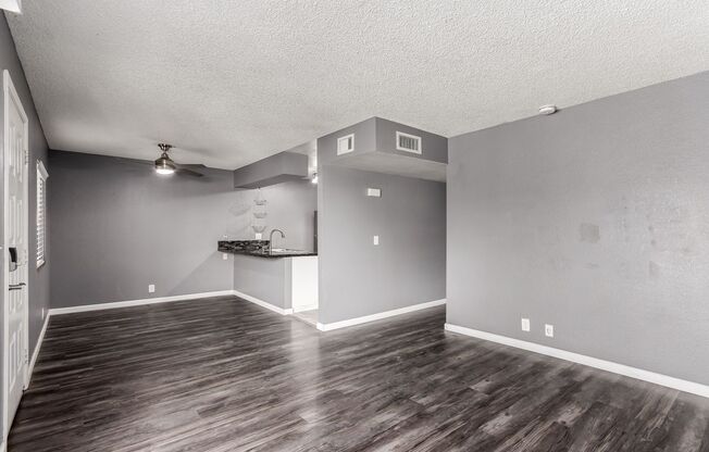 3 beds, 2 baths, $1,450, Unit Unit 184