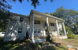 713 E. Warren St.