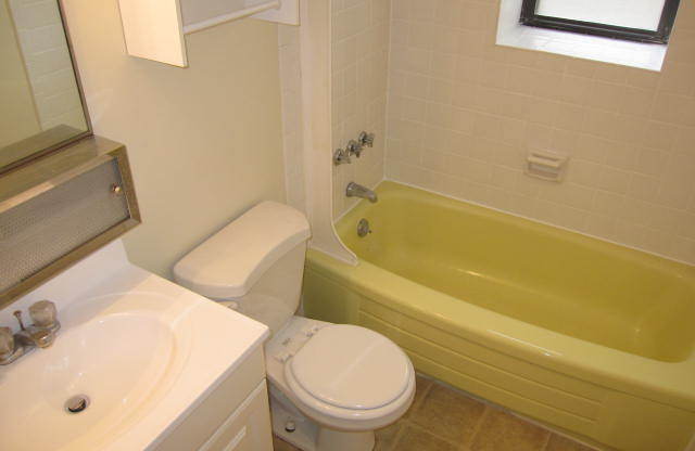 1 bed, 1 bath, 600 sqft, $1,010, Unit 112