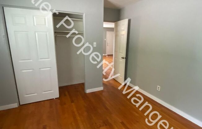 2 beds, 1 bath, 800 sqft, $1,200