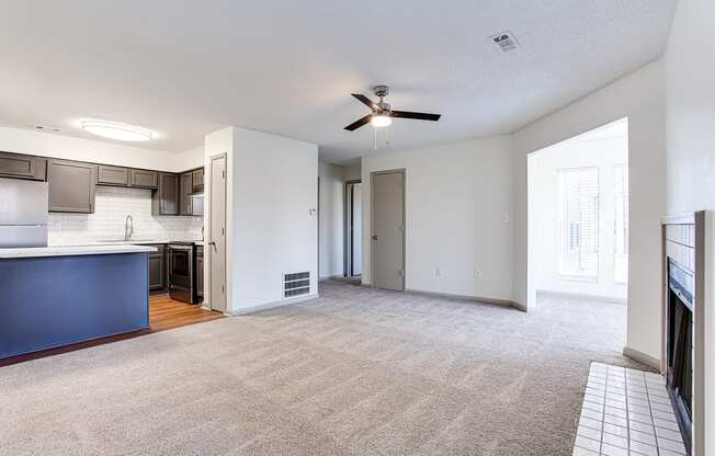 Carpeted Living Area at Riverwalk Vista, Columbia, SC