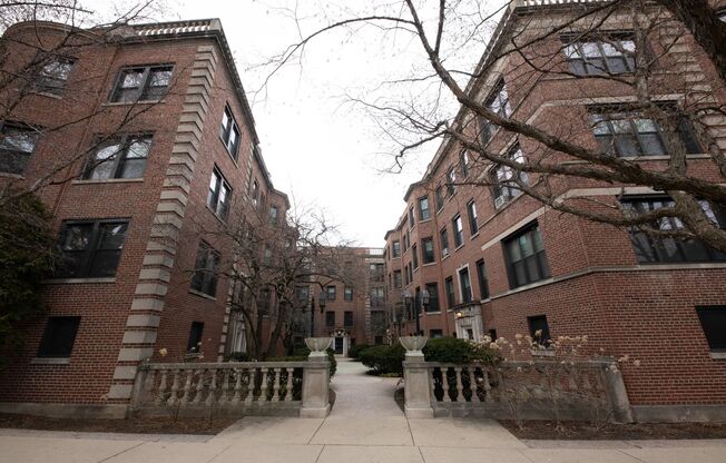 Updated Apartments Located at 800 Michigan