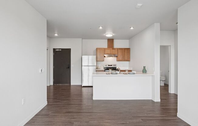 3 beds, 2 baths, 1,183 sqft, $1,925, Unit 404