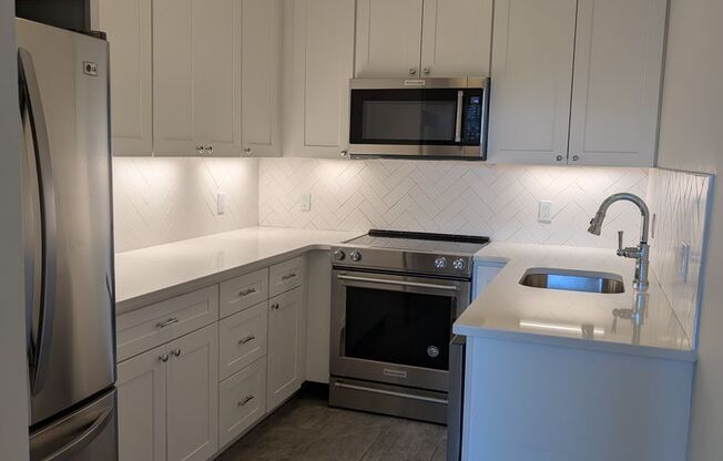 2 beds, 2 baths, $3,780, Unit 4A