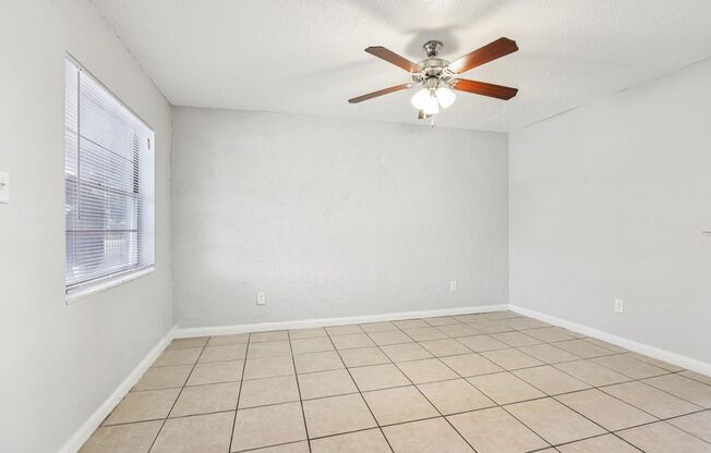 1 bed, 1 bath, 600 sqft, $1,049