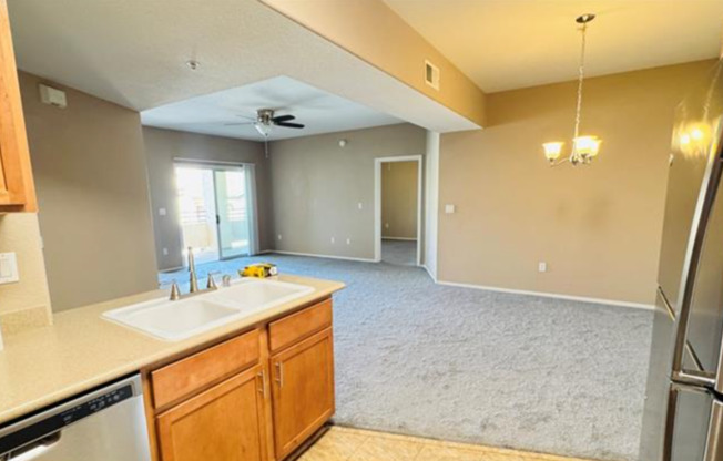 2 beds, 2 baths, $1,745, Unit UNIT 3214